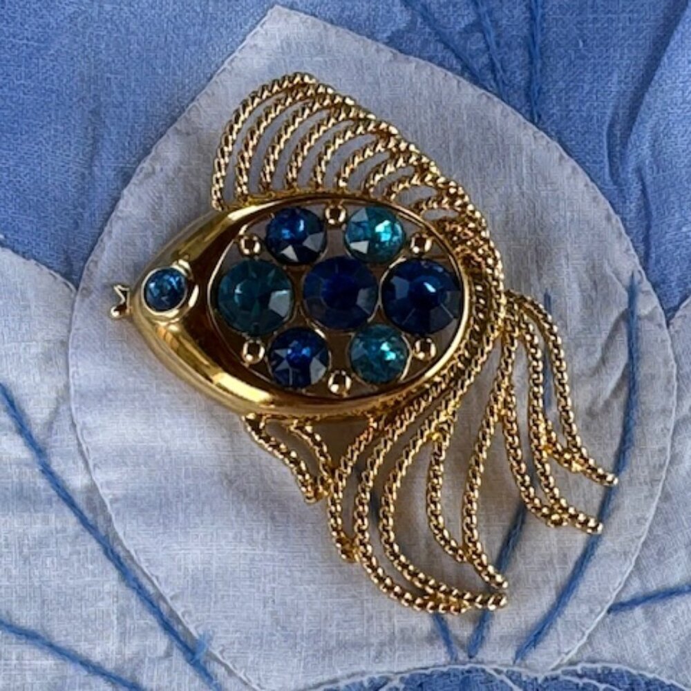 Vintage Napier Faux Sapphire & Aquamarine Fish Brooch Gold Tone